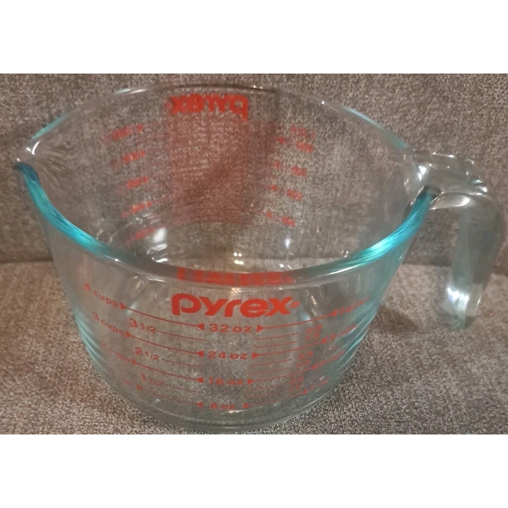 Pyrex Prepware 4-Cup Glass Measuring Cup. No chips/cracks